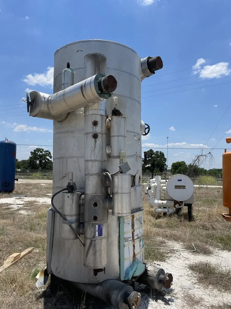 Recirculador de amoníaco vertical RVS (48 diámetro x 147 pulg. 1134 galones. Bombas de 2 a 5 HP).