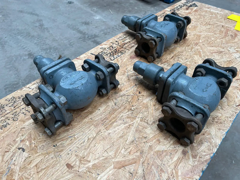 Vilter K12124A Seal Cap Flanged Globe Valve (2")