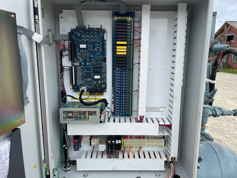 Howden XRV127-R3 Rotary Screw Compressor Package (Howden XRV127-R3, 100 HP 208-230/460 V, Micro Control Panel)