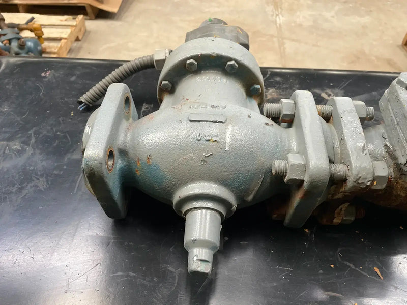 Válvula de cierre de Henry Technologies con válvula solenoide Parker S7F (2")