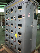 Centro de control de motores de 3 secciones Square D Company (600 amperios, 60 Hz, trifásico)