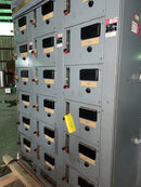 Centro de control de motores de 3 secciones Square D Company (600 amperios, 60 Hz, trifásico)