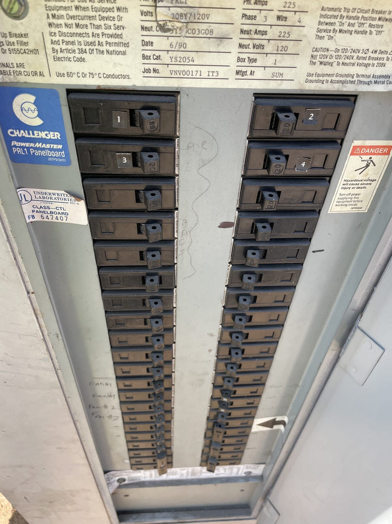 Panel de interruptor maestro Challenger PRL1 (208/120 voltios, 225 amperios, trifásico)