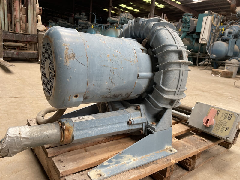 Soplador regenerativo AMETEK Rotron DR833 (5 HP, 3450 RPM)