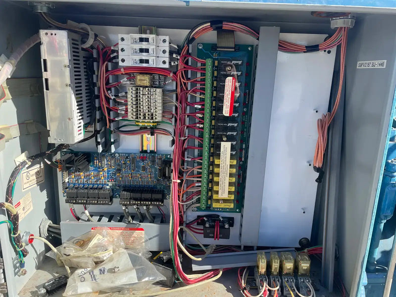 Mycom 160VLD Rotary Screw Compressor Package (Mycom 160VLD, 200 HP 230/460 V, Micro Control Panel)