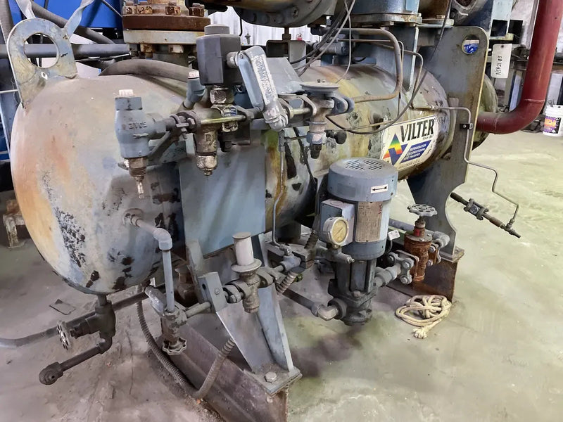 Vilter Rotary Screw Compressor Package (Vilter VSR221, 125 HP 230/460 V, Vilter Micro Control Panel)