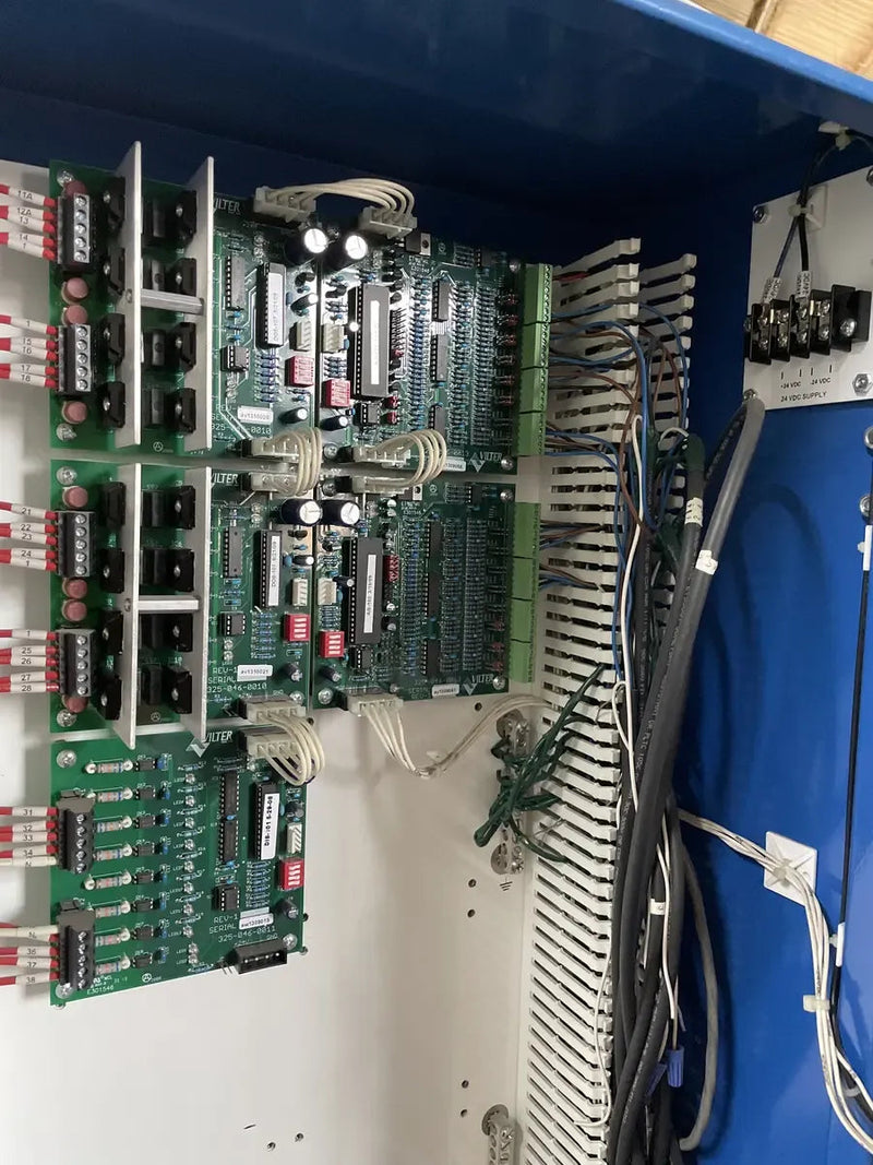 Vilter Rotary Screw Compressor Package (Vilter VSR221, 125 HP 230/460 V, Vilter Micro Control Panel)