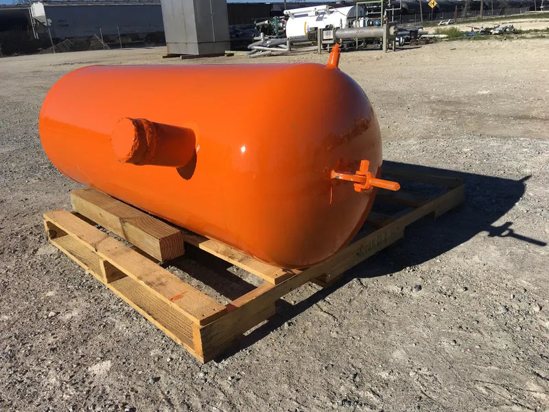 Globe Ice Machine Co. Horizontal Oil Separator (23in X 64 in. 115 Gallons)