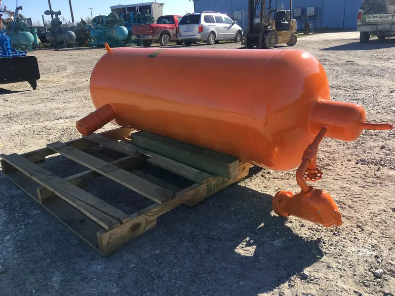 Globe Ice Machine Co. Horizontal Oil Separator (23in X 64 in. 115 Gallons)
