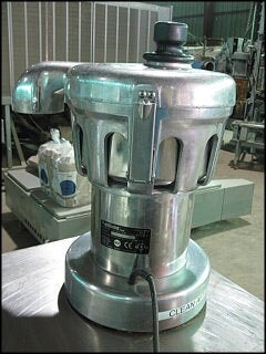 Nutrifaster, Inc. N450® Commercial Centrifugal Juicer Nutrifaster, Inc. 