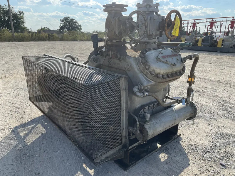 Paquete de compresor alternativo Mycom N4B de 4 cilindros (75 HP 230/460 V, accionado por correa)