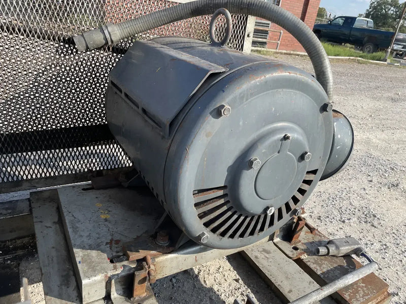 Paquete de compresor alternativo Mycom N4B de 4 cilindros (75 HP 230/460 V, accionado por correa)