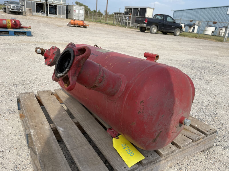 Seattle Refrigeration Inc Vertical Oil Separator (13in X 33in. 20 Gallons)