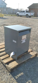 Transformador general de Square D Company (45 KVA, trifásico, 480/240 voltios)