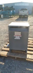 Transformador general de Square D Company (45 KVA, trifásico, 480/240 voltios)