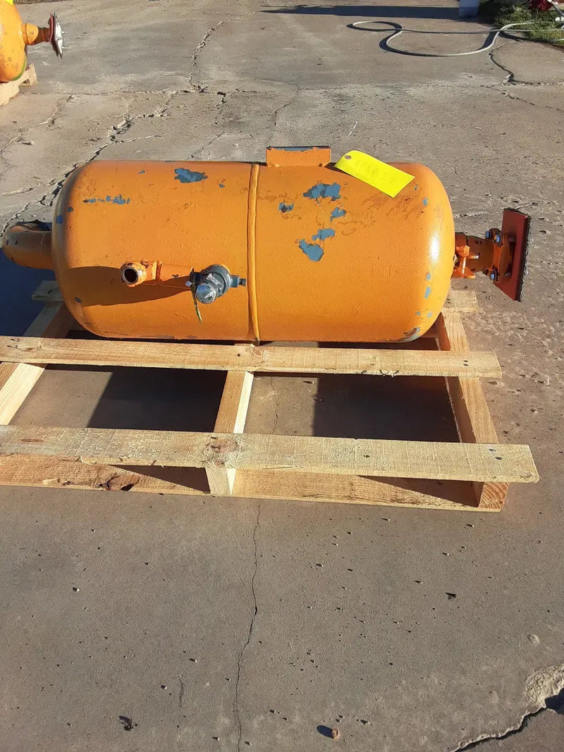 Separador de aceite horizontal Vilter 93470D (15 pulgadas x 30 pulgadas, 23 galones)