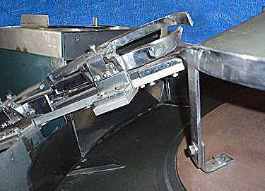 Pneumatic Scale Corporation 8-Head Capper with Rotating Cap Sorter Pneumatic Scale Corporation 