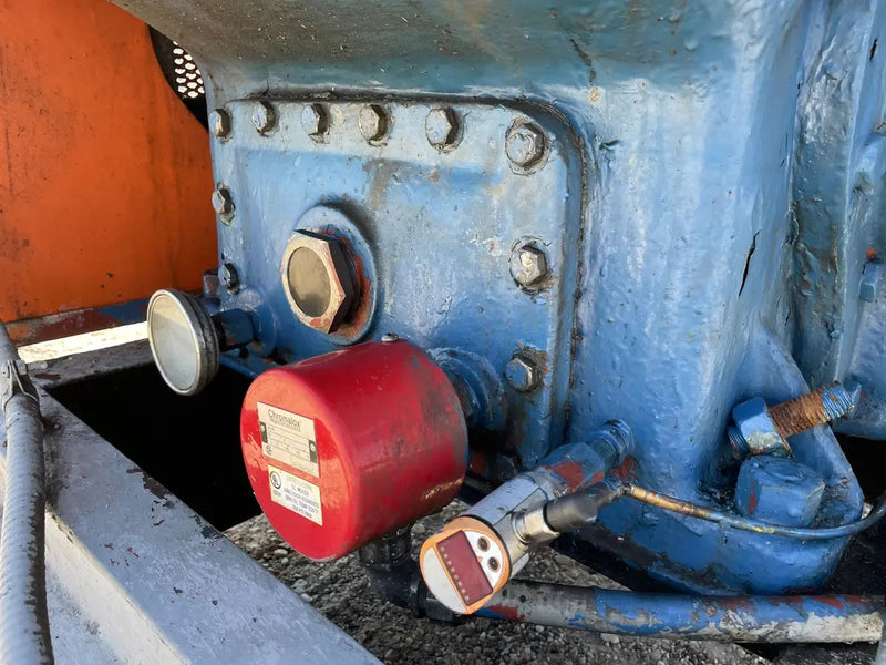 Vilter 448 8-Cylinder Reciprocating Compressor Package (100 HP 208-220/440 V, Belt Driven)