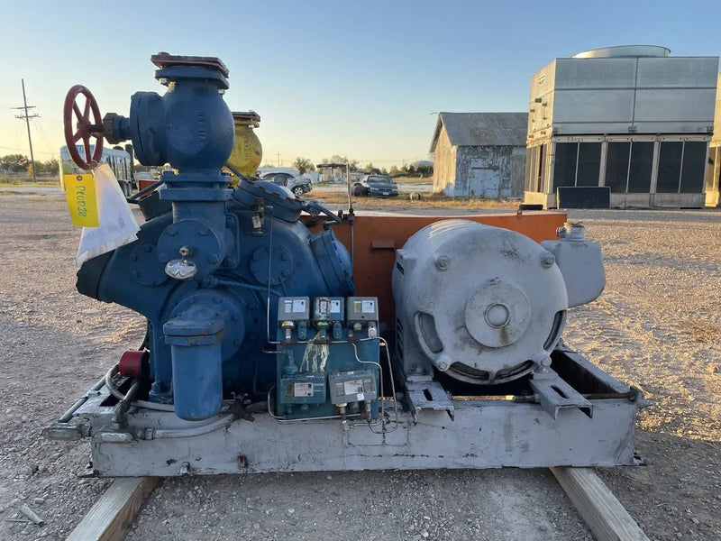 Vilter 448 8-Cylinder Reciprocating Compressor Package (100 HP 208-220/440 V, Belt Driven)