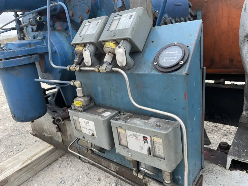 Vilter 448 8-Cylinder Reciprocating Compressor Package (100 HP 208-220/440 V, Belt Driven)