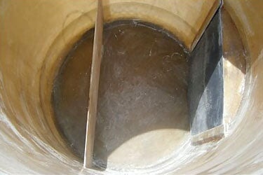 Raven Vertical Fiberglass Liquid Pump Tank - 1000 Gallon Raven 