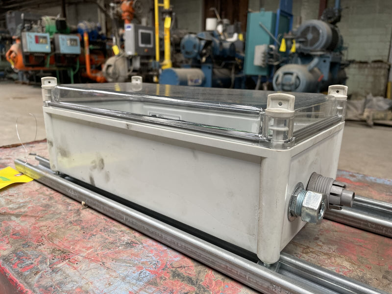 Hansen Technologies LB2-115 Control ajustable de nivel variable líquido (115 voltios, 2 relés)