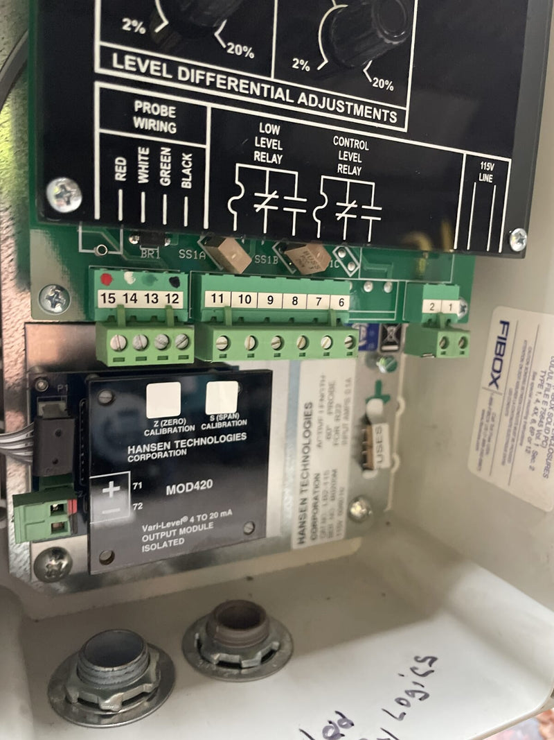 Hansen Technologies LB2-115 Control ajustable de nivel variable líquido (115 voltios, 2 relés)