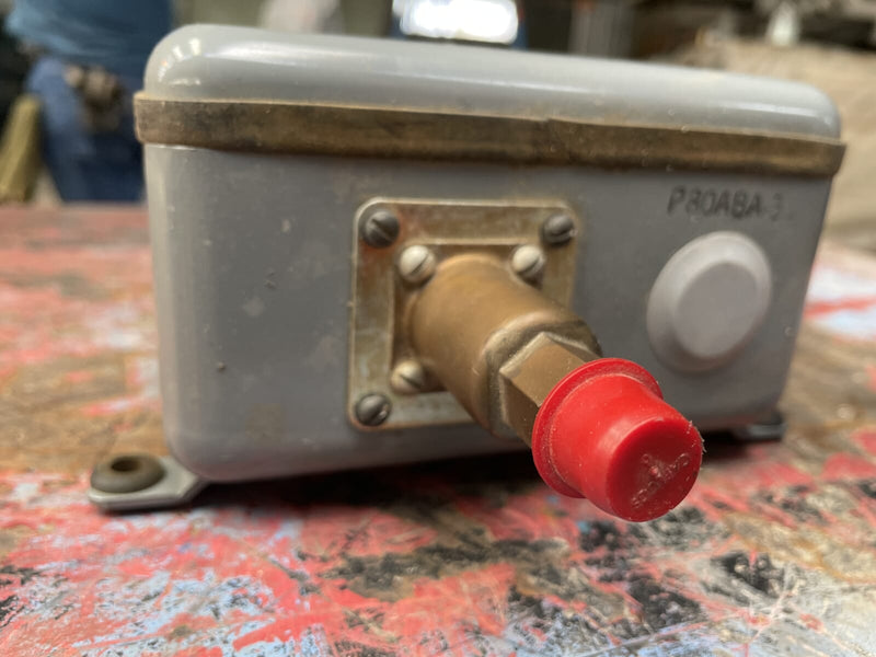 Johnson Controls P80ABA-4 Control de presión