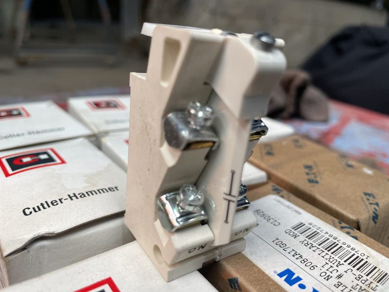 Contacto auxiliar de control Cutler-Hammer