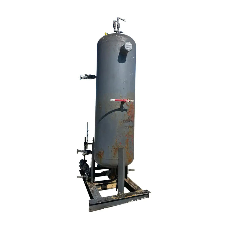 Recirculador vertical de amoníaco para fabricantes y servicios industriales (34 pulgadas x 139 pulgadas, 540 galones, 2 bombas).