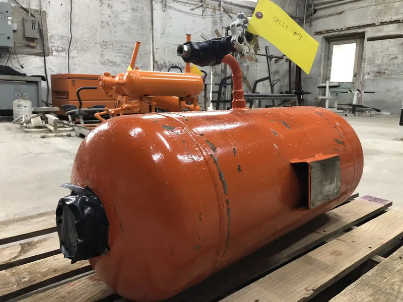 R&Y Horizontal Oil Separator (13in X 37in. 20 Gallons)