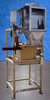 Thayer Bagger with Scale Thayer 