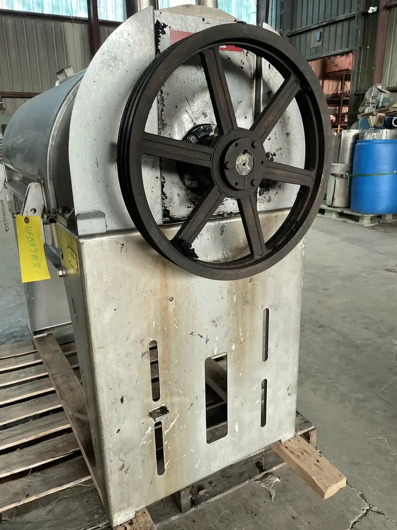 Brown 202 Stainless Steel Paddle Finisher