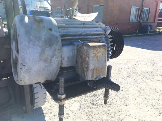 ToshibaB0304FLF3UMH02 Motor (30 HP, 1770 RPM, 230/460 V)