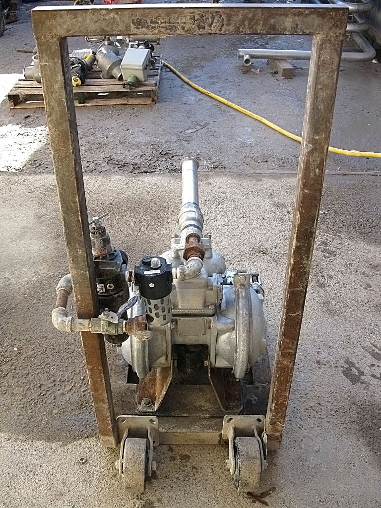 Warren Rupp Sandpiper® Heavy Duty Ball SB1.5 Double Diaphragm Pump Warren Rupp 