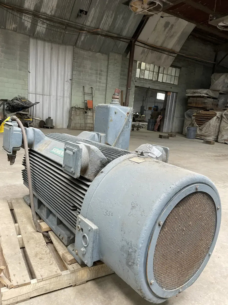 Paquete de compresor de tornillo rotativo (2018DLR3VOFOEM, 450 HP 4160 V, FALTA MICRO PANEL)